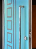 ADLO – exterior Termo door TEDUO, slat LP552, slats Anticoro, fitting vertical door pull